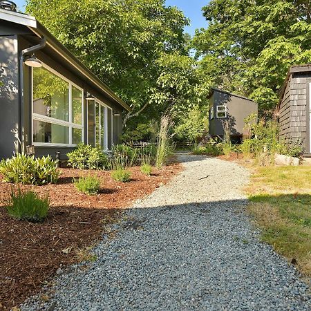 The Bayside Cottage North Saanich 外观 照片