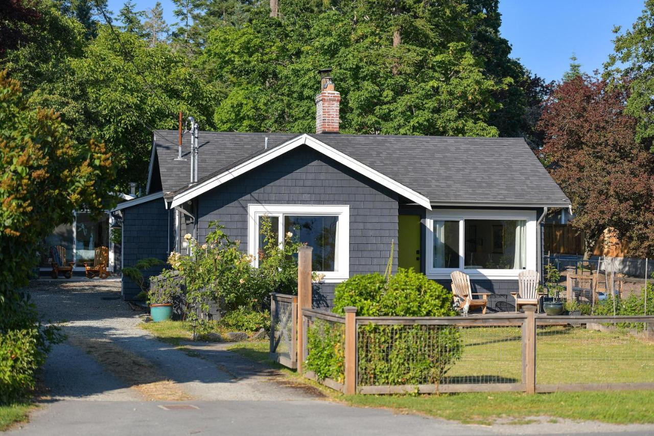 The Bayside Cottage North Saanich 外观 照片