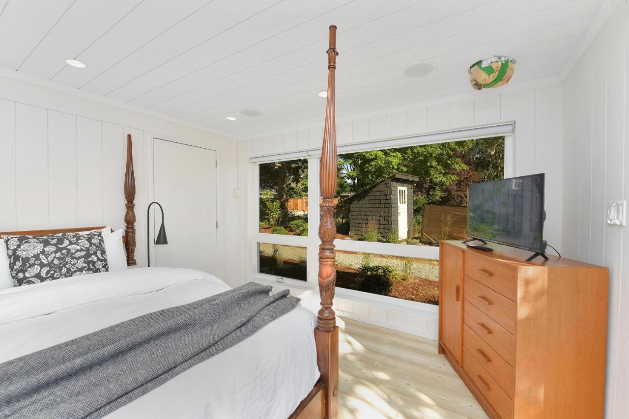 The Bayside Cottage North Saanich 外观 照片