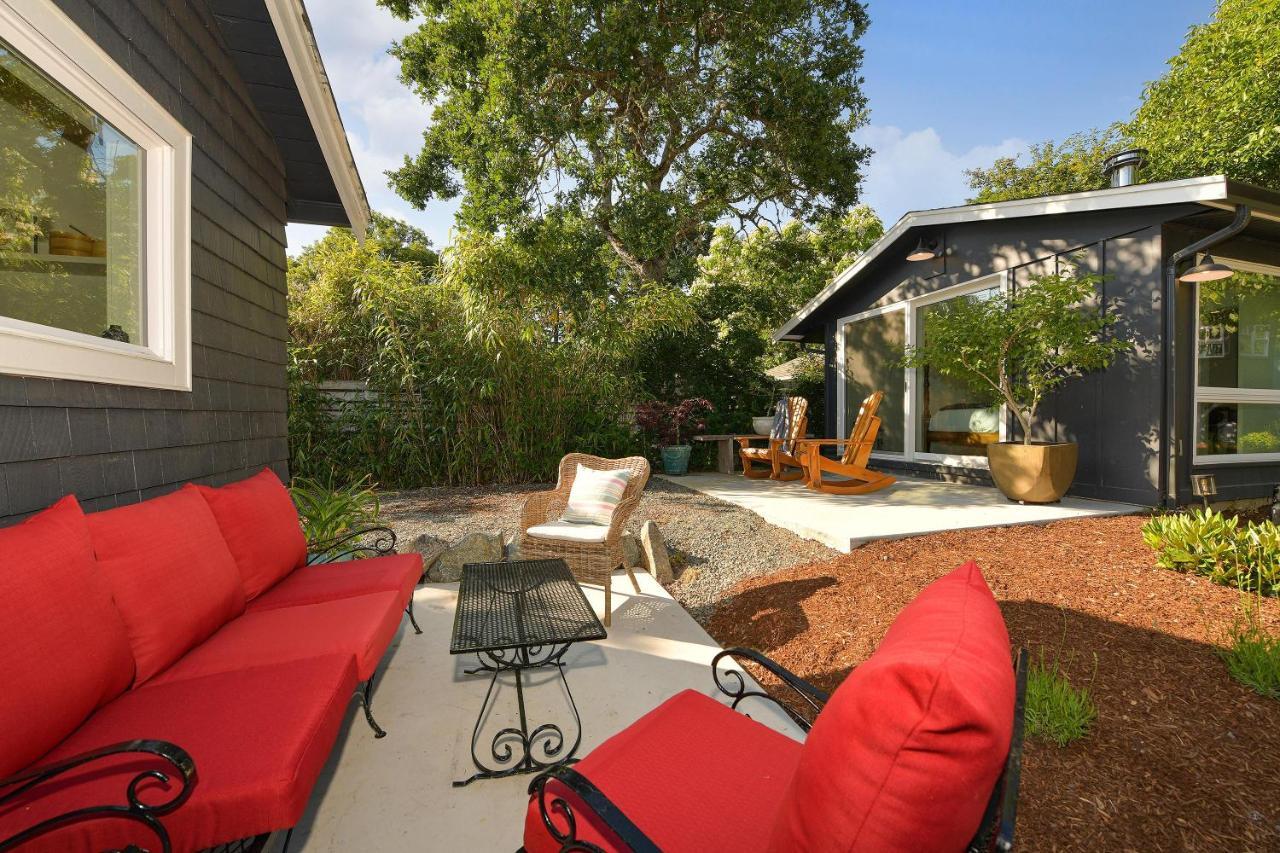 The Bayside Cottage North Saanich 外观 照片