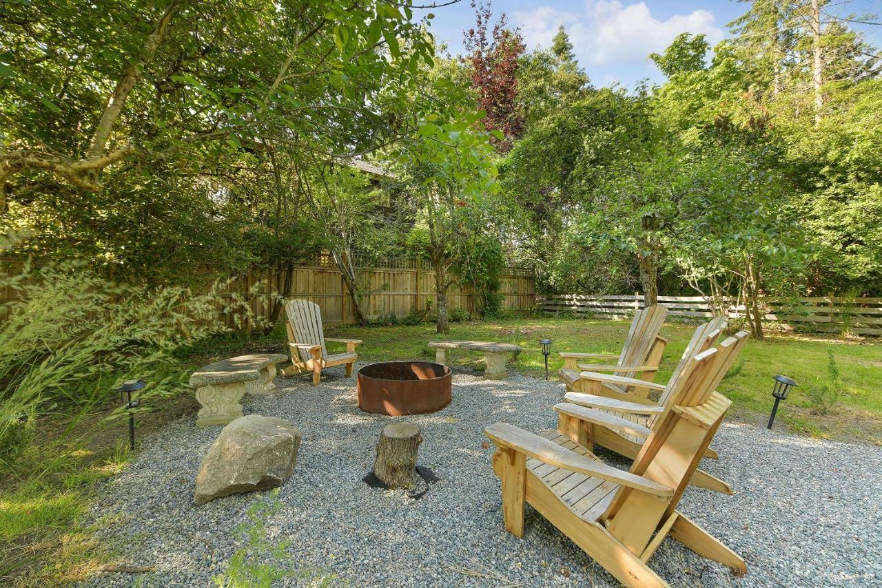 The Bayside Cottage North Saanich 外观 照片