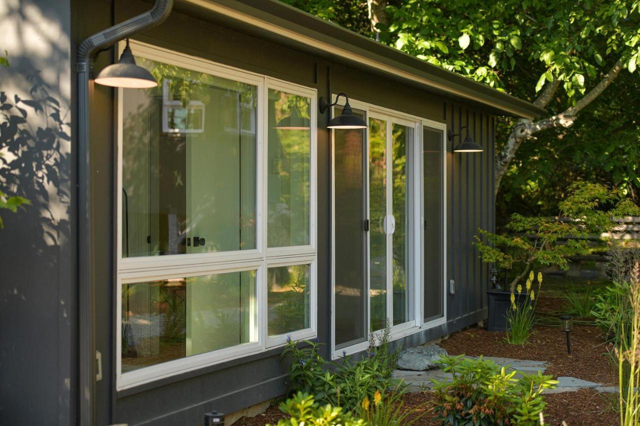 The Bayside Cottage North Saanich 外观 照片