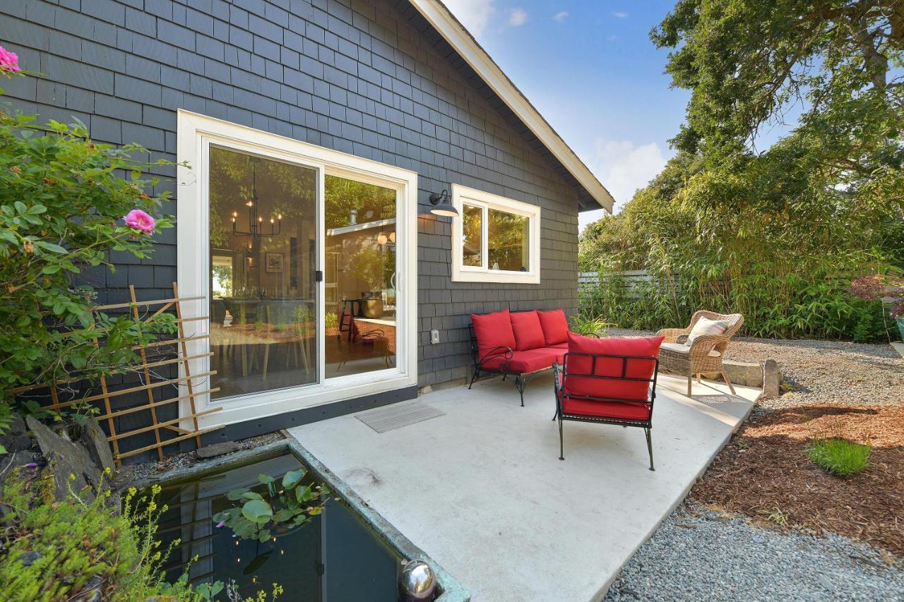 The Bayside Cottage North Saanich 外观 照片