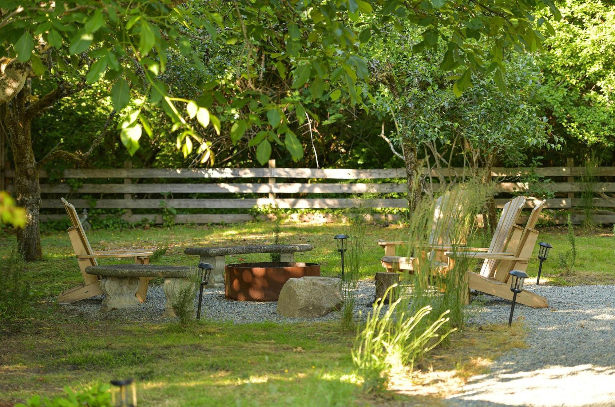 The Bayside Cottage North Saanich 外观 照片