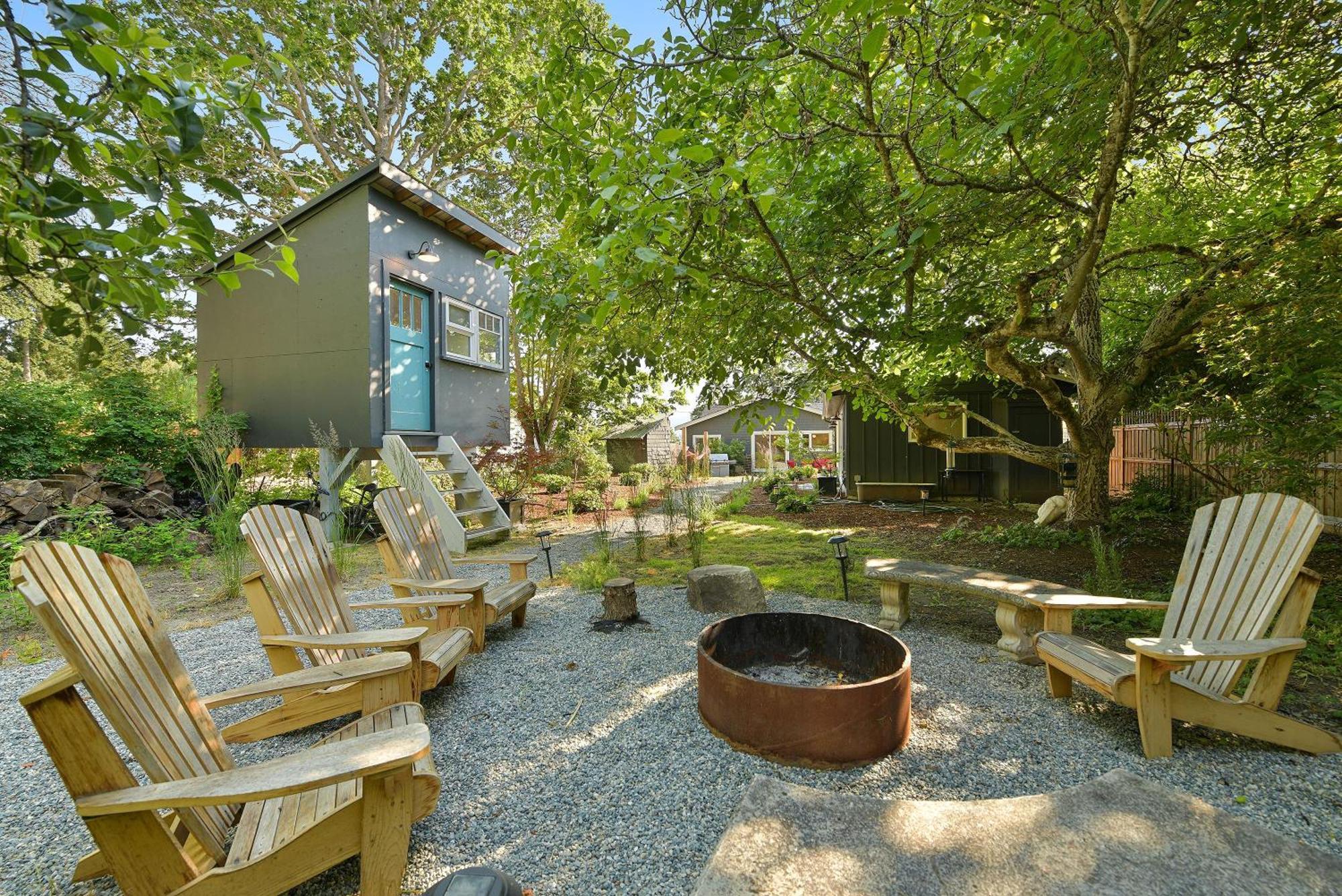 The Bayside Cottage North Saanich 外观 照片