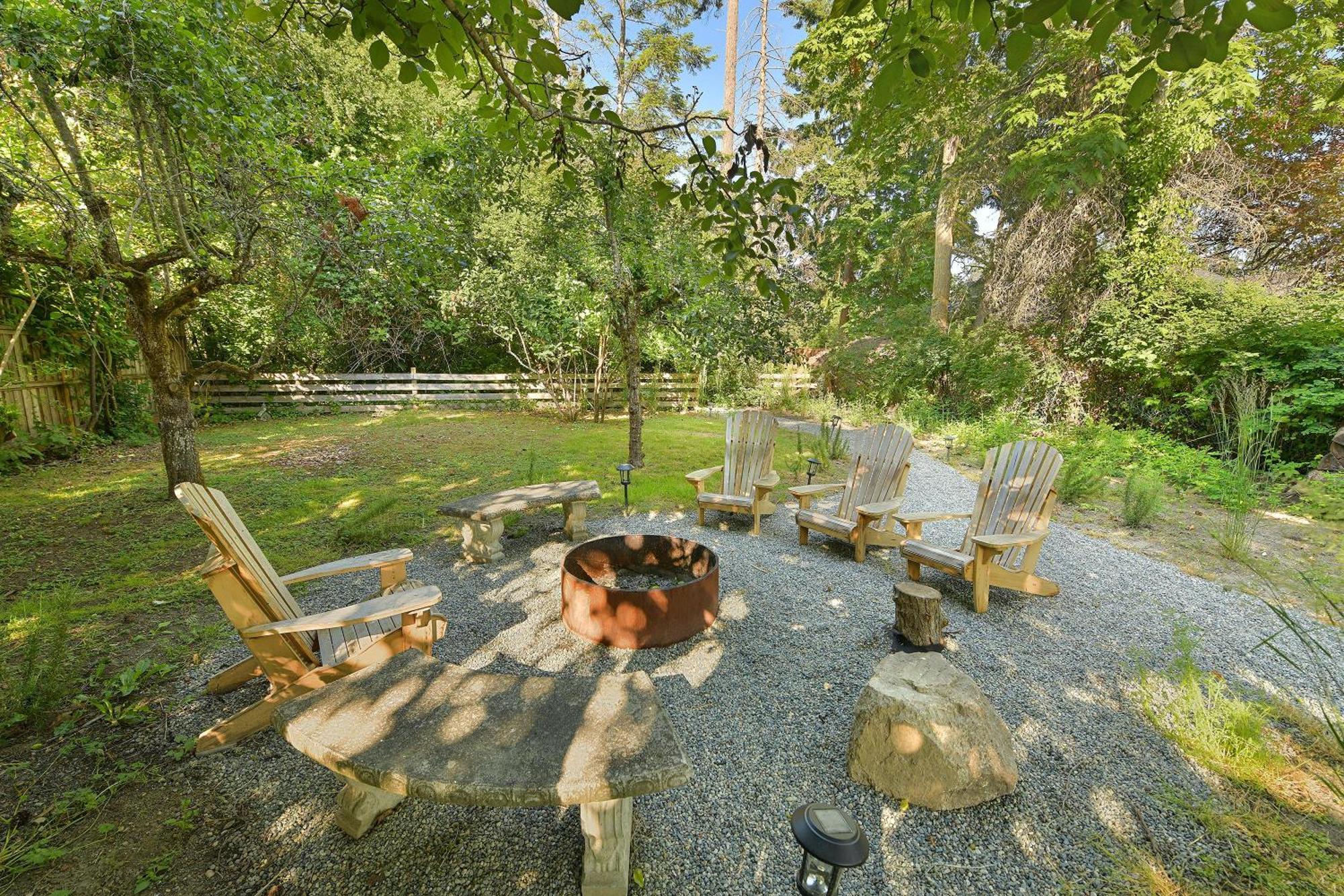 The Bayside Cottage North Saanich 外观 照片